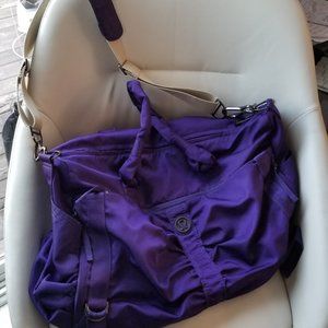 Lululemon purple Bon Voyage duffle bag